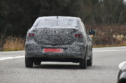 all-new-2021-dacia-logan-spied-with-led-lights-coupe-roof11.jpg